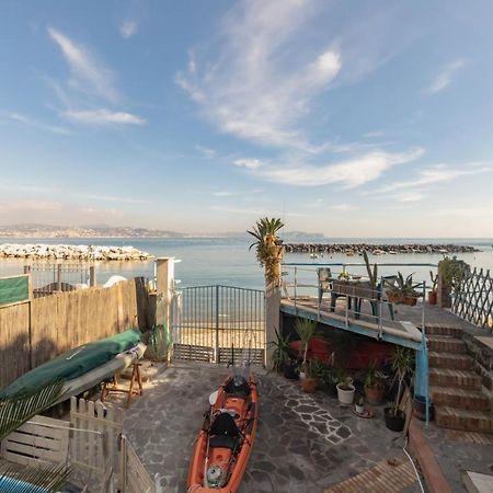 Marevestrum - Incantevole Casa Con Accesso Diretto In Spiaggia Bacoli Exterior photo